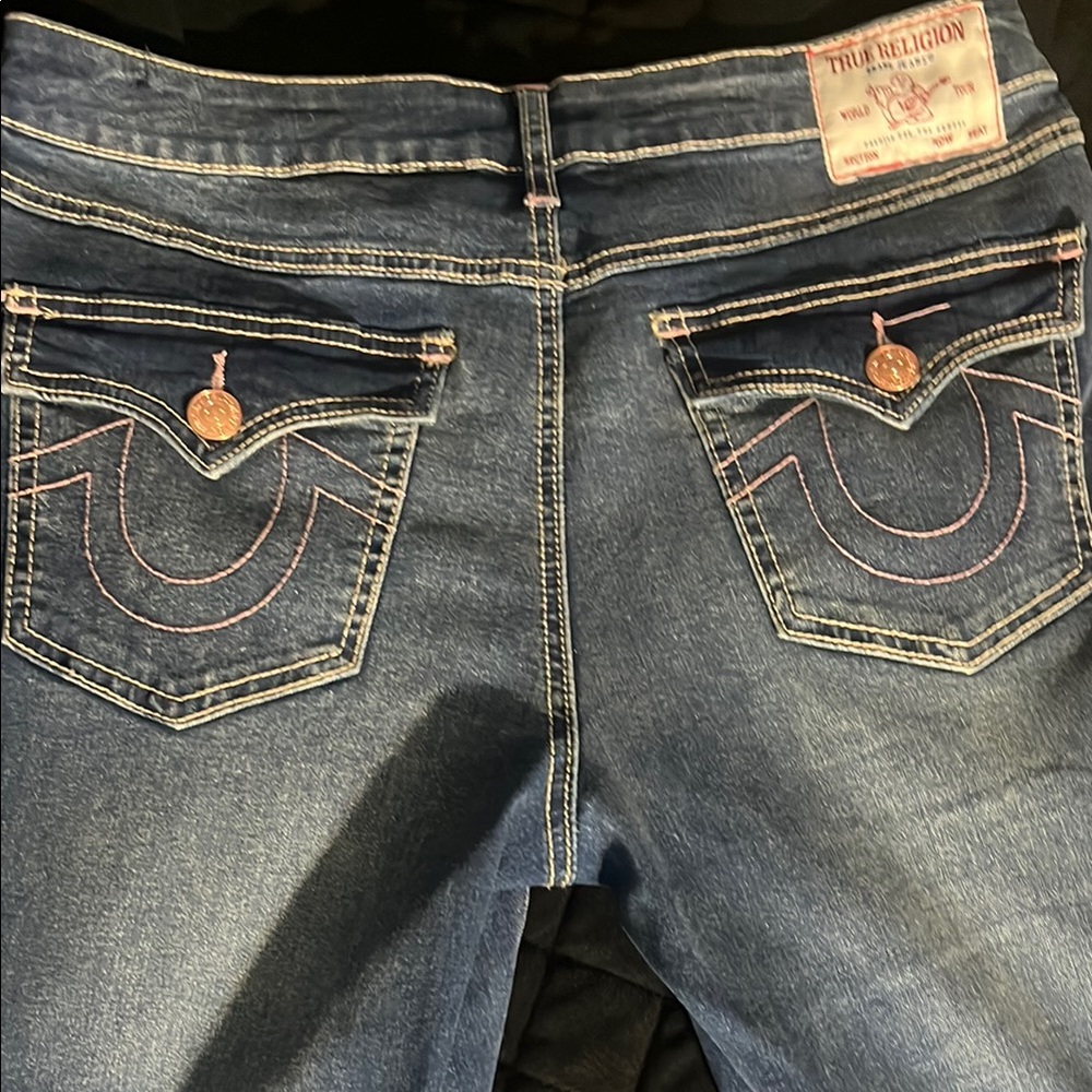 True Religion Women's flared jeans with baby pink stitching 🌸